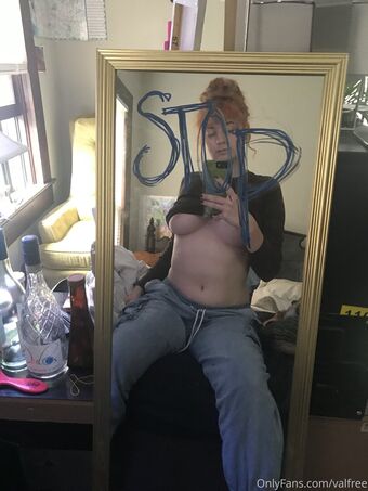 valfree Fotografii Nud Scurse OnlyFans 12
