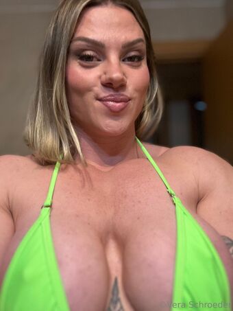 verini Fotografii Nud Scurse OnlyFans 10