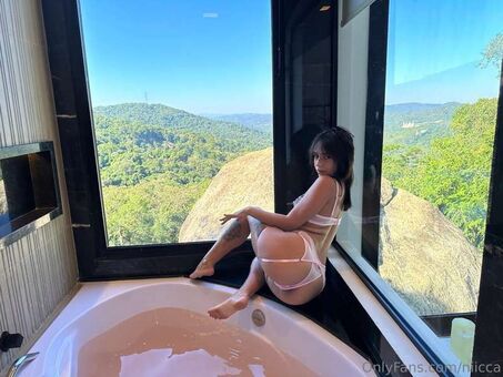 Veronica M Fotografii Nud Scurse OnlyFans 1