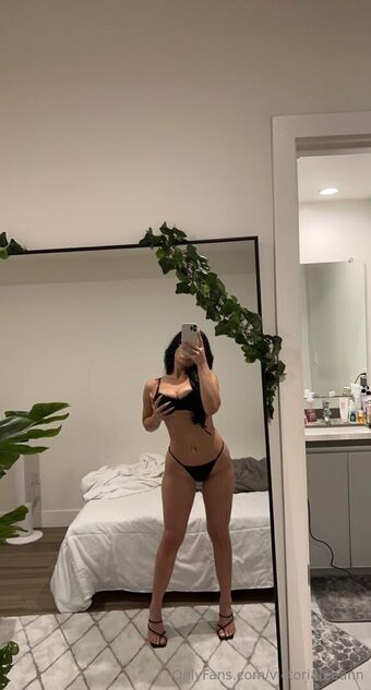 Victorialeeann