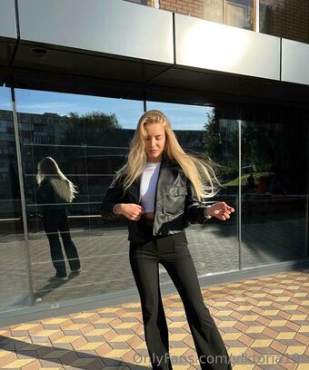 Viktoria19f