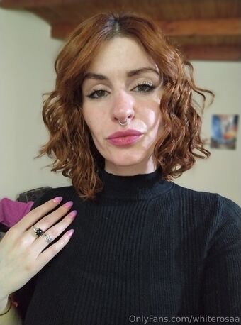 whiterosaa