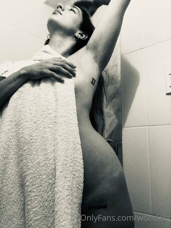 wonderg Fotografii Nud Scurse OnlyFans 10