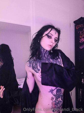 yo-landi_black