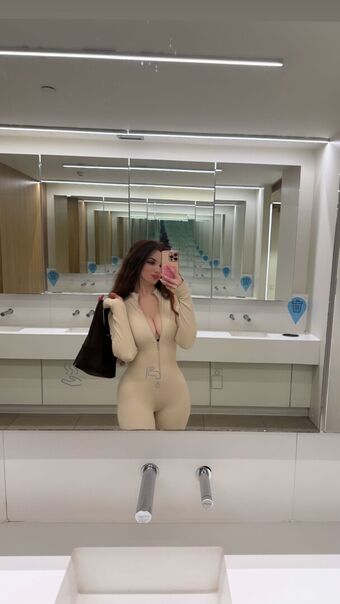 Zeling Fotografii Nud Scurse OnlyFans 24