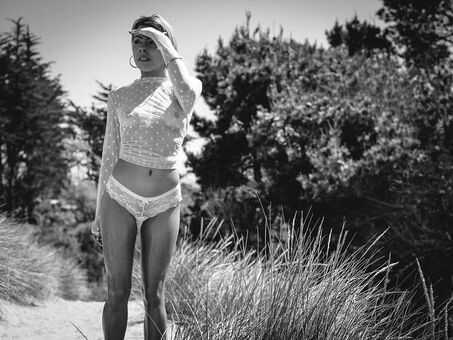 Zoe Phillips